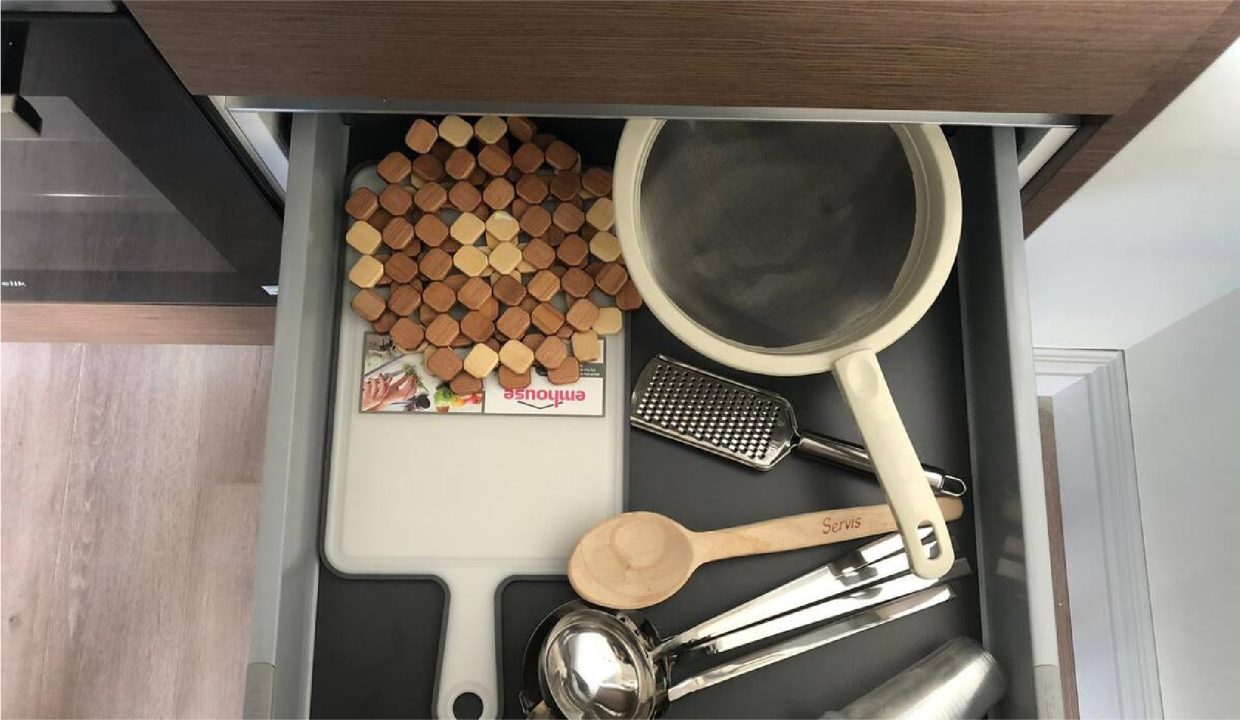 Lovely Choice 1-Bedroom inside Big Shopping Mall.Artboard 20-100